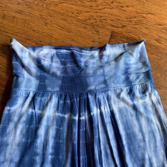 Olive & Oak Tie Dye Column Maxi Skirt Blue‎ - Picture 3 of 8